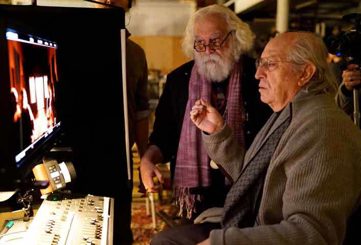 Masters of their crafts; Creator Acosta and Cinematographer Storaro study recent footage during shooting of "The Living Tableau". <span style=""font-size: 9px;"">© AFA vzw</span>