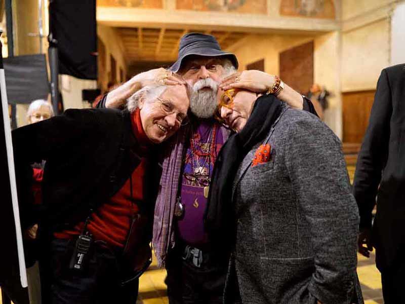 “The Living Tableau” creator Armondo Linus Acosta bonding with two of the three members of his cinematic ‘Dream Team’: Cinematographer Vittorio Storaro, left, and production designer Dante Ferretti, right. <span style=""font-size: 9px;"">© AFA vzw</span>
